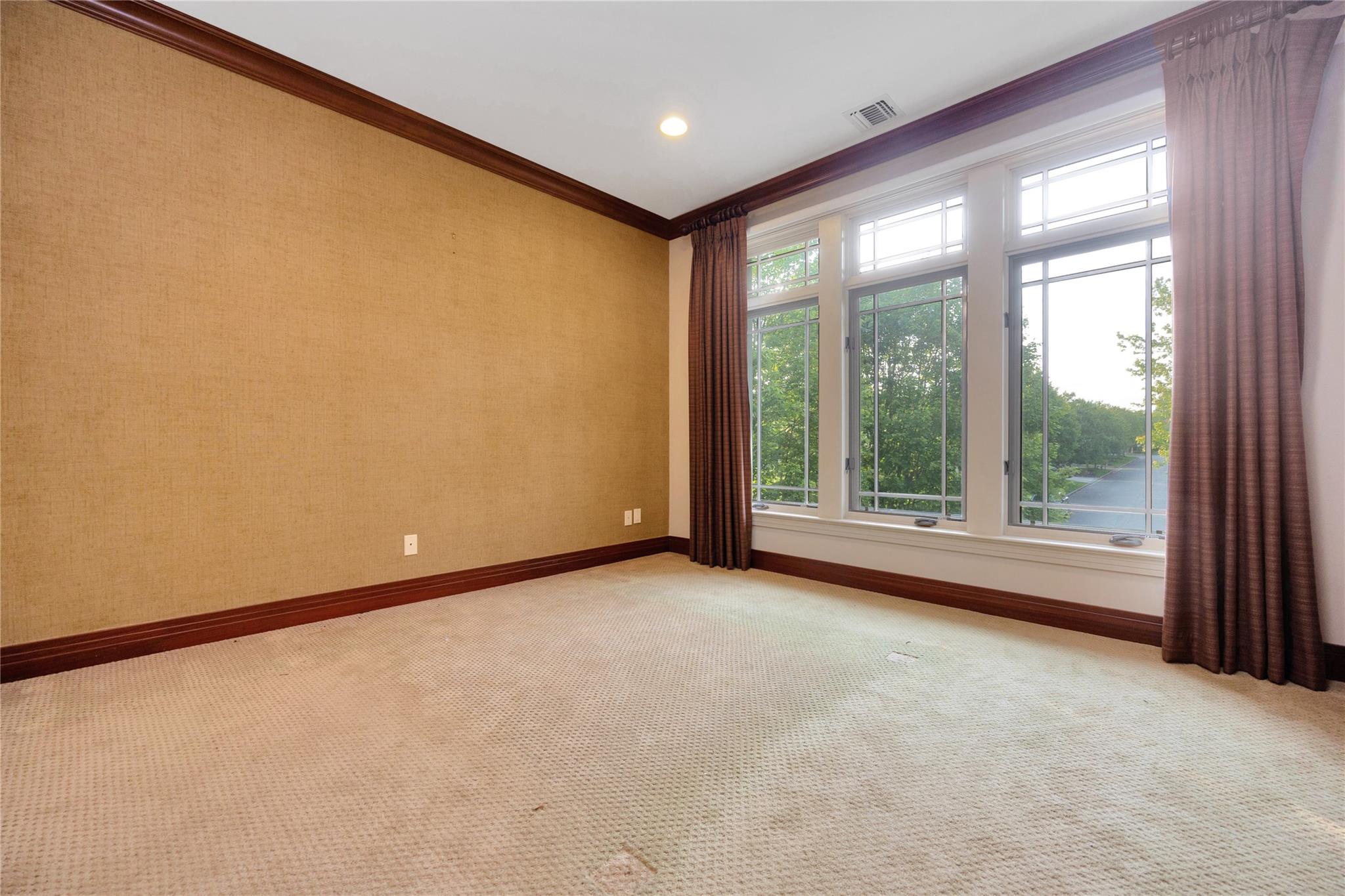 19 Holiday Pond Road, Jericho, NY 11753