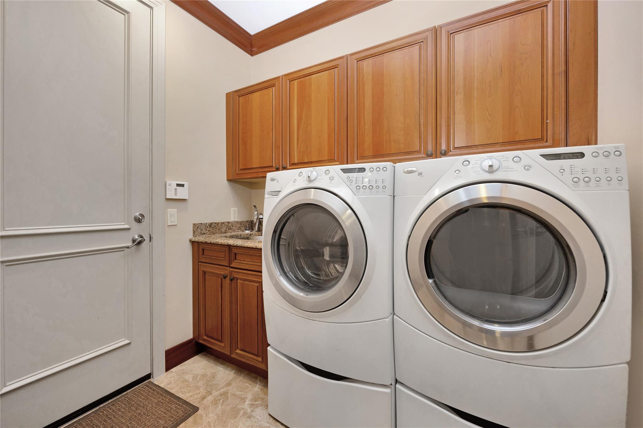 19 Holiday Pond Road, Jericho, NY 11753