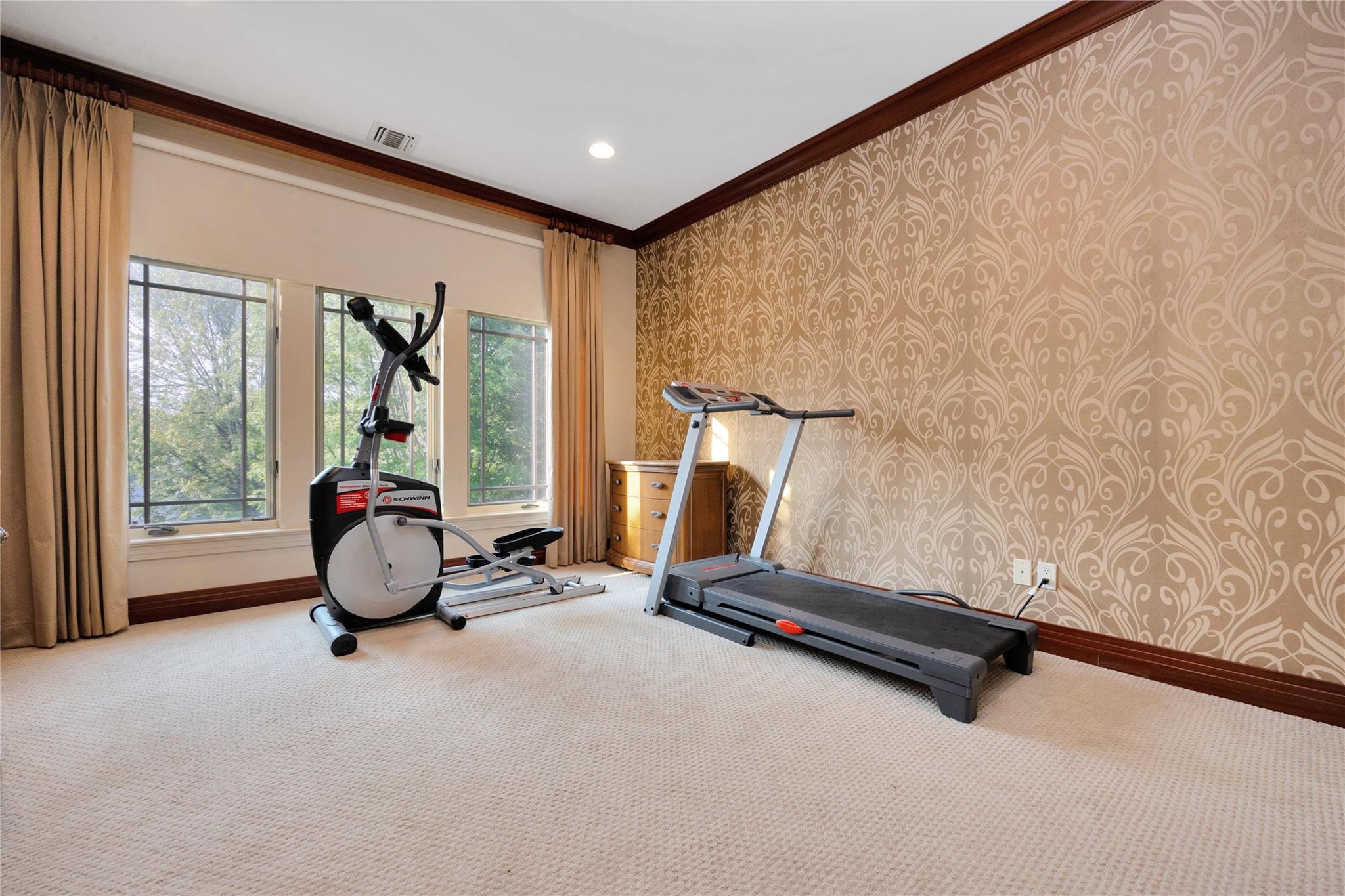 19 Holiday Pond Road, Jericho, NY 11753