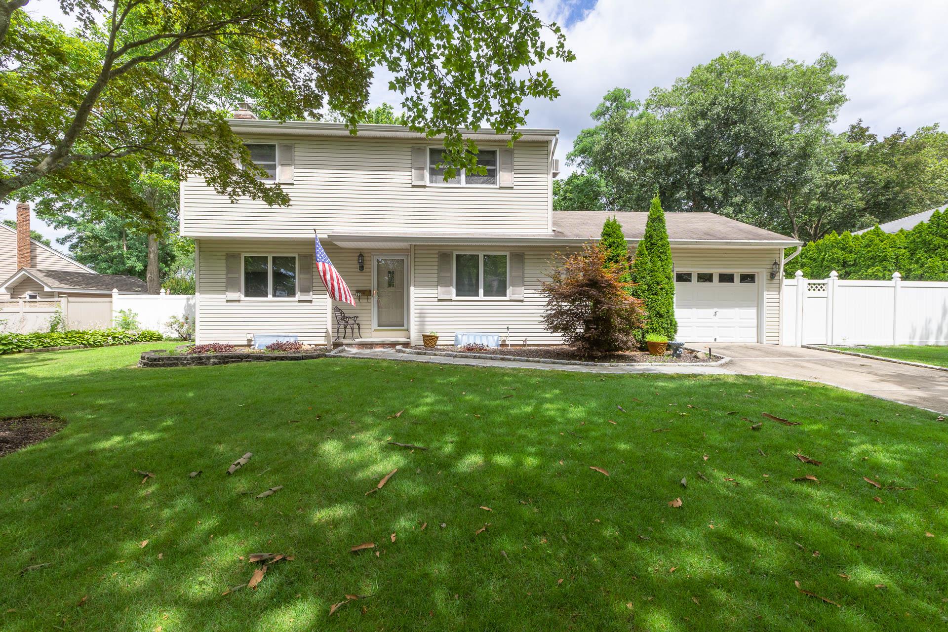 12 Newtown Lane, Melville, NY 11747