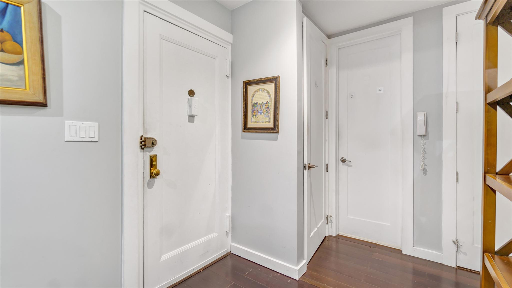 16 Stoner Avenue # 1F, Great Neck, NY 11021