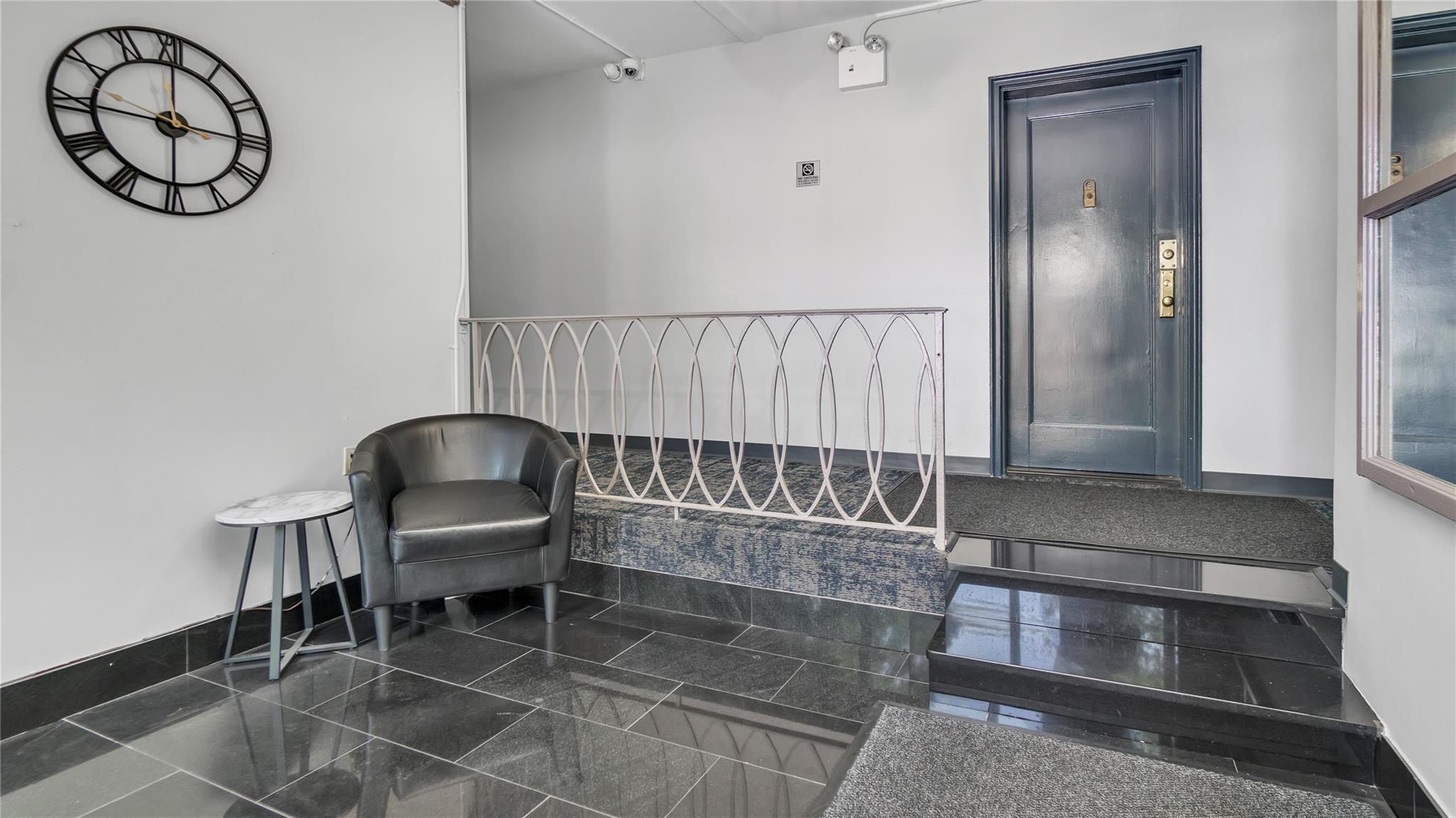 16 Stoner Avenue # 1F, Great Neck, NY 11021