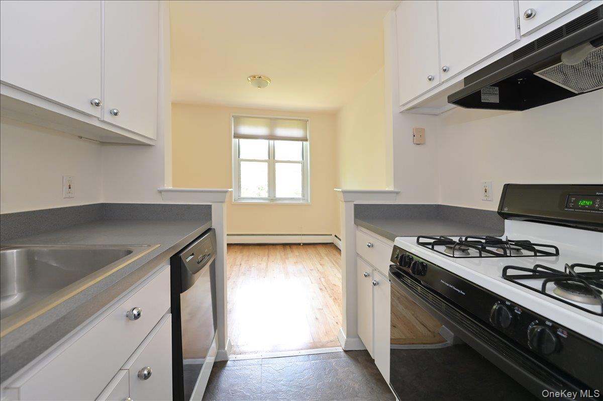 25 CANTERBURY Road # 3-T, Great Neck, NY 11021