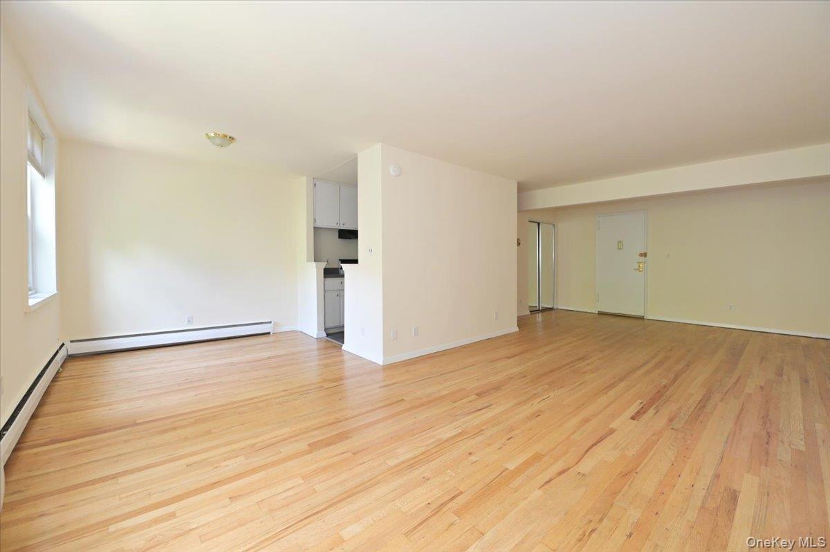 25 CANTERBURY Road # 3-T, Great Neck, NY 11021