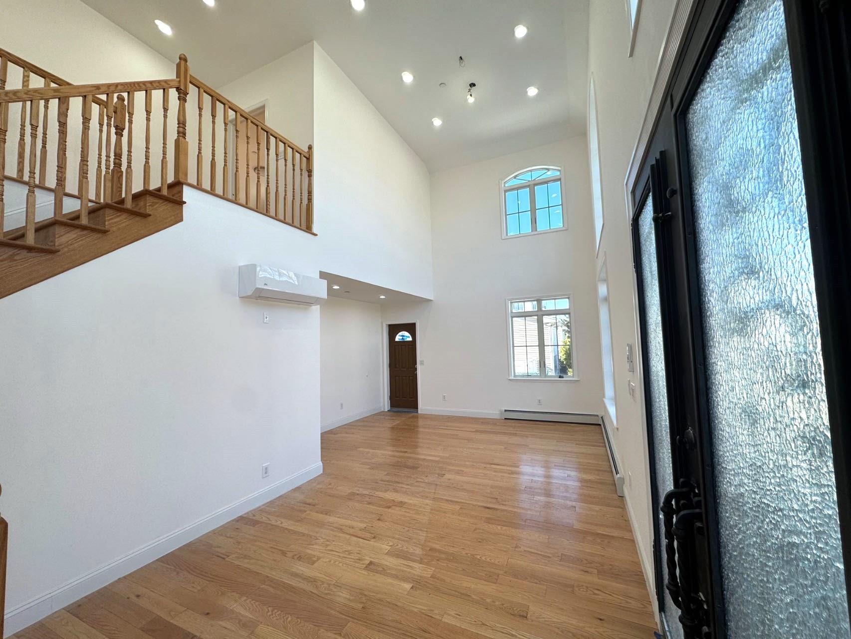 36-46 205th ST, Bayside, NY 11361