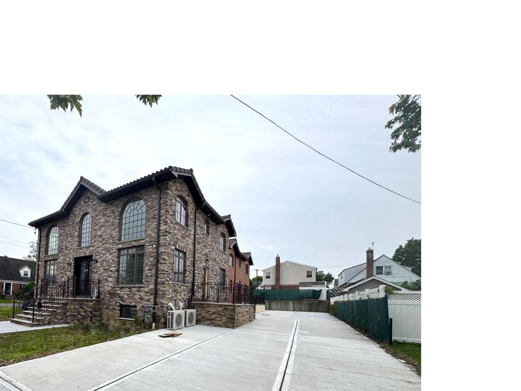 36-46 205th ST, Bayside, NY 11361