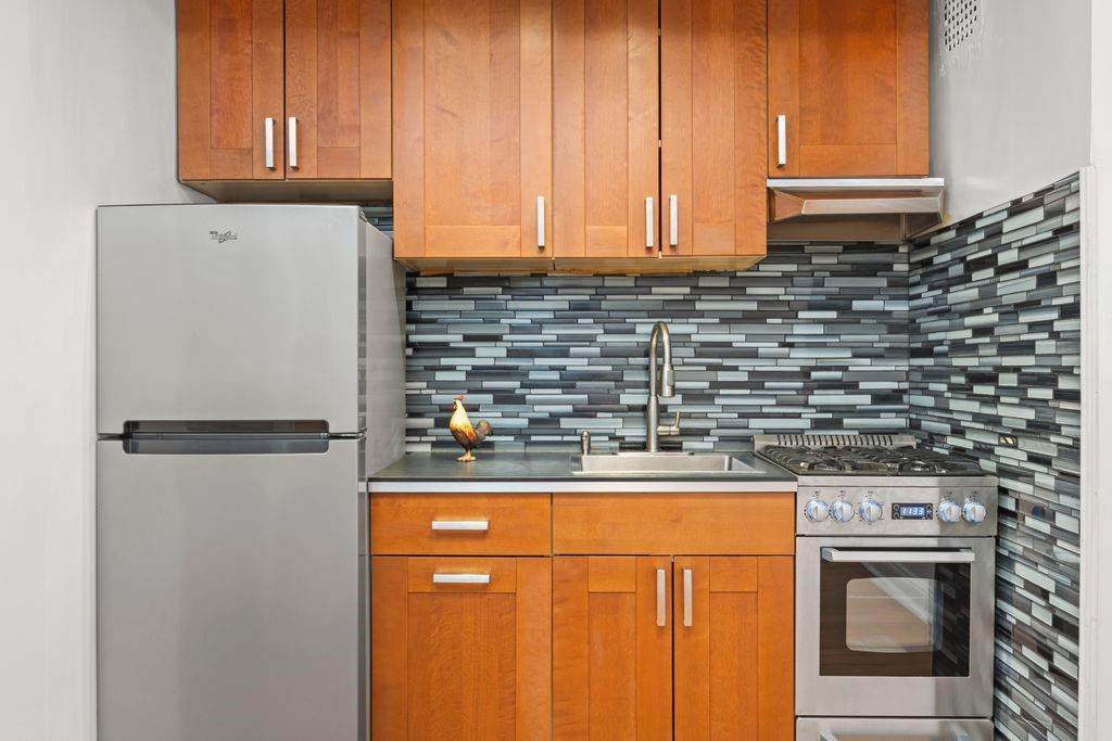 15 Oliver Street # 3C, Brooklyn, NY 11209