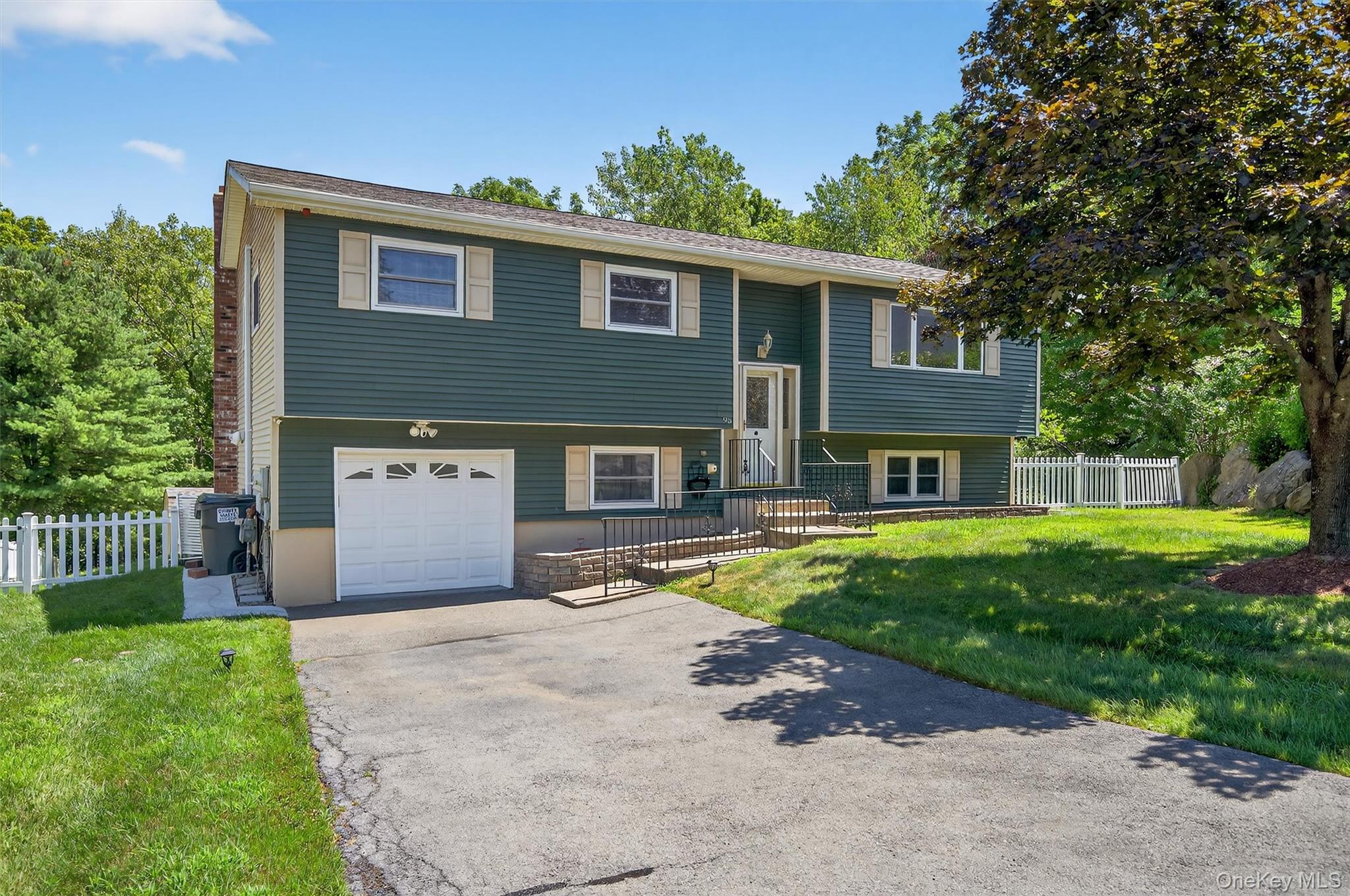 95 Rolling Meadows Road, Middletown, NY 10940