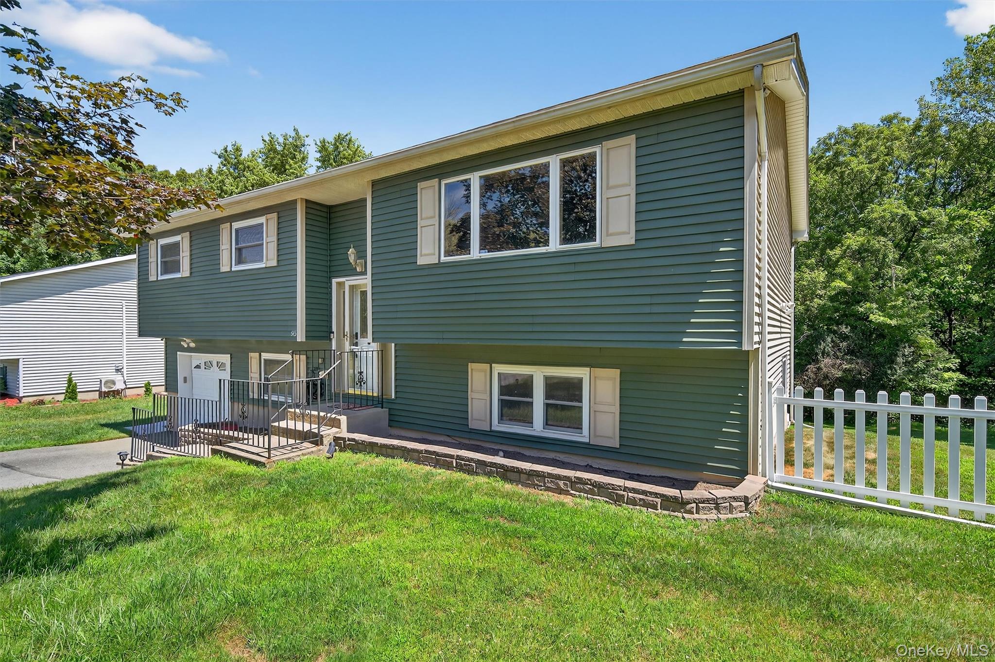 95 Rolling Meadows Road, Middletown, NY 10940