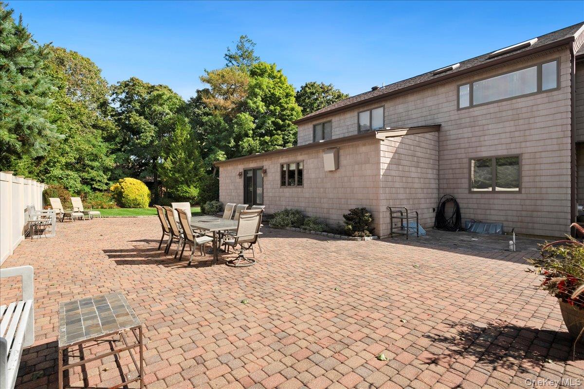 7 Kent Court, Bayport, NY 11705