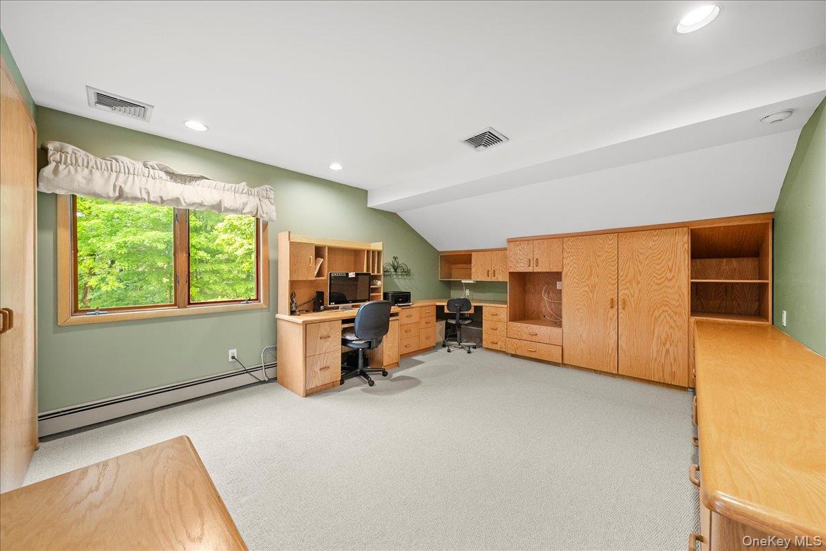 7 Kent Court, Bayport, NY 11705