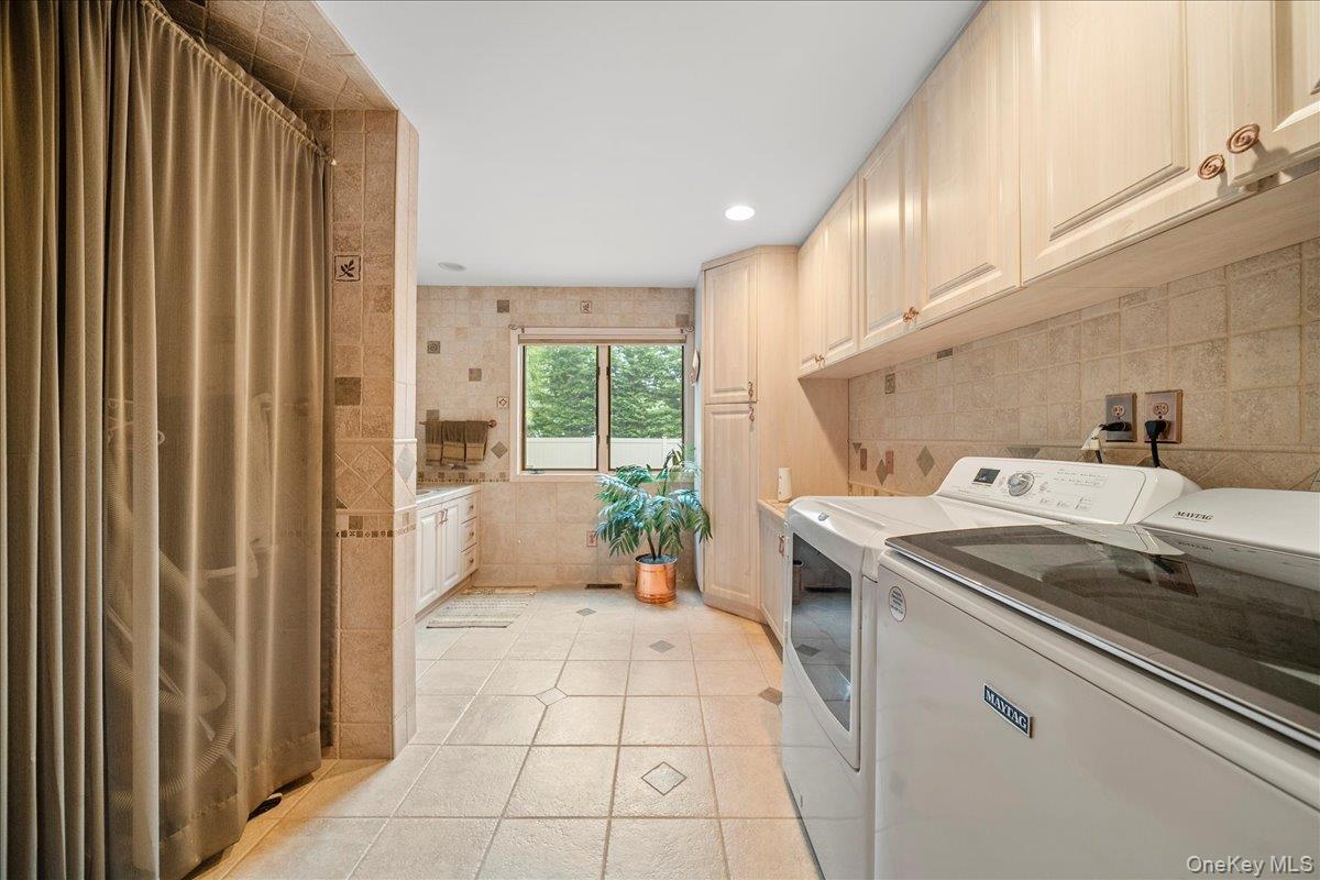 7 Kent Court, Bayport, NY 11705