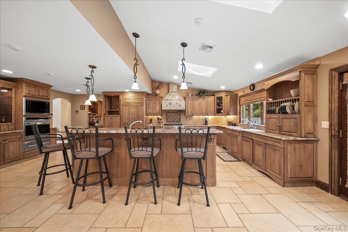 7 Kent Court, Bayport, NY 11705