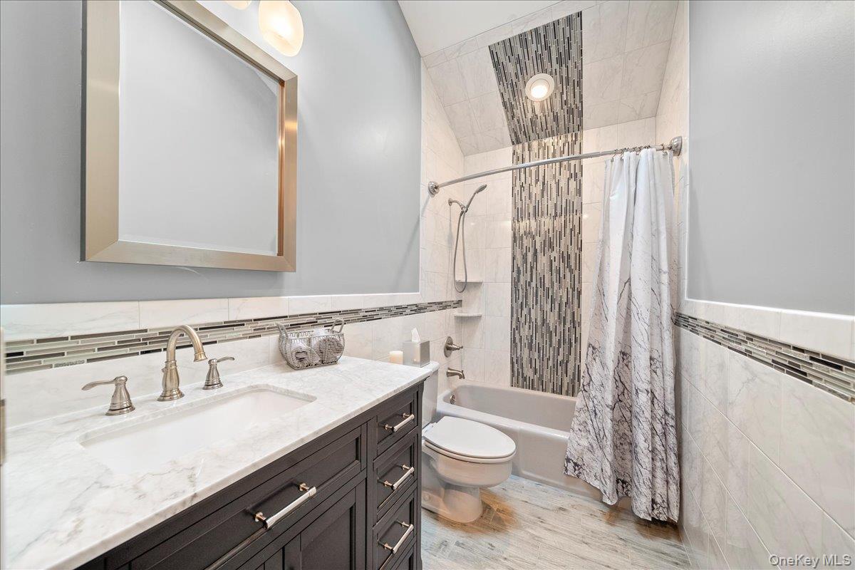 7 Kent Court, Bayport, NY 11705