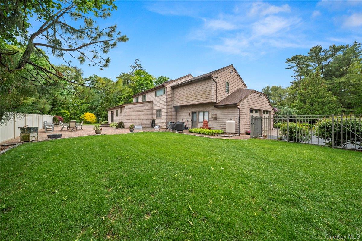 7 Kent Court, Bayport, NY 11705