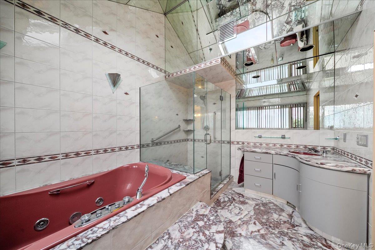 7 Kent Court, Bayport, NY 11705