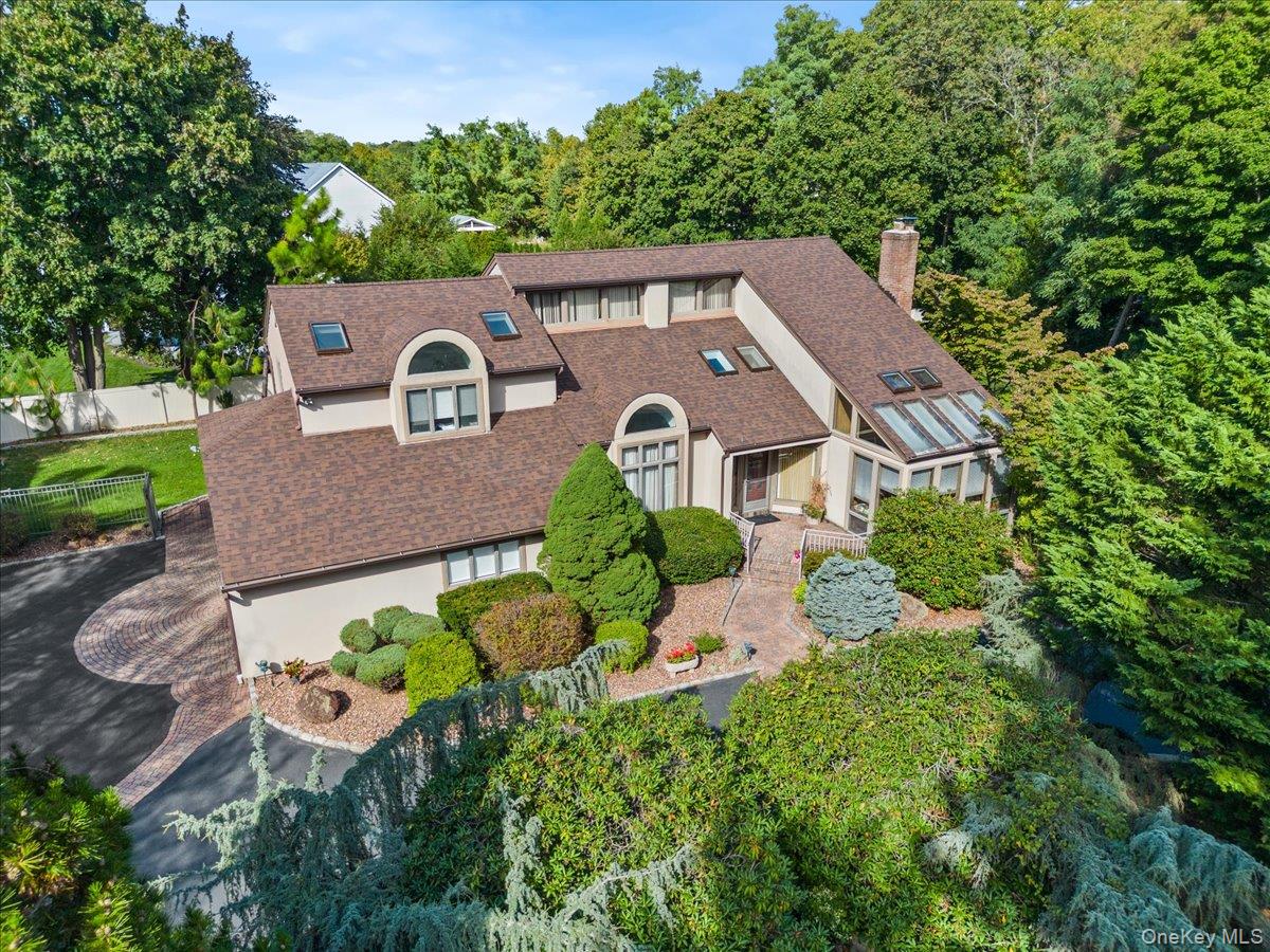 7 Kent Court, Bayport, NY 11705