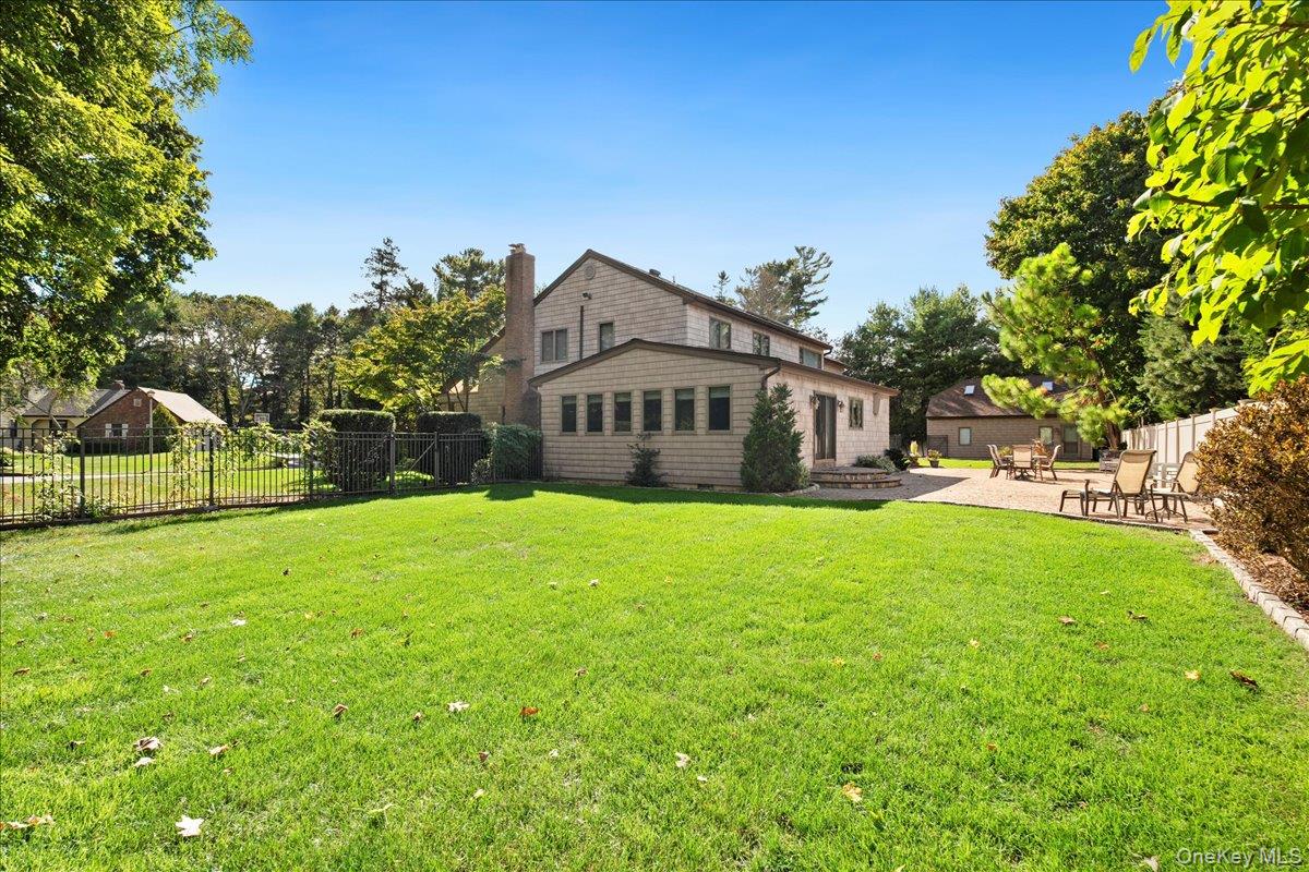 7 Kent Court, Bayport, NY 11705