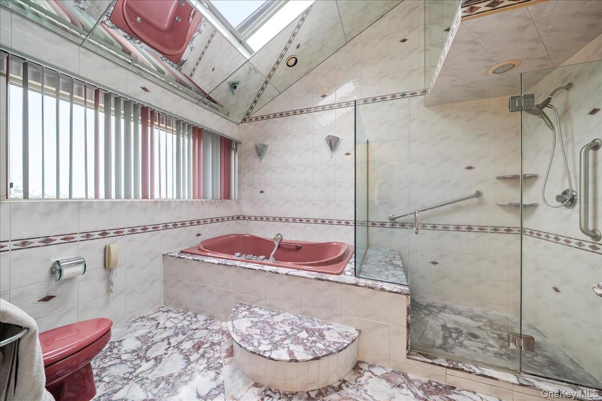 7 Kent Court, Bayport, NY 11705