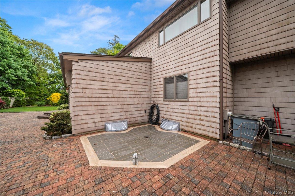 7 Kent Court, Bayport, NY 11705