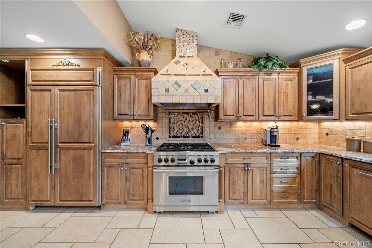 7 Kent Court, Bayport, NY 11705