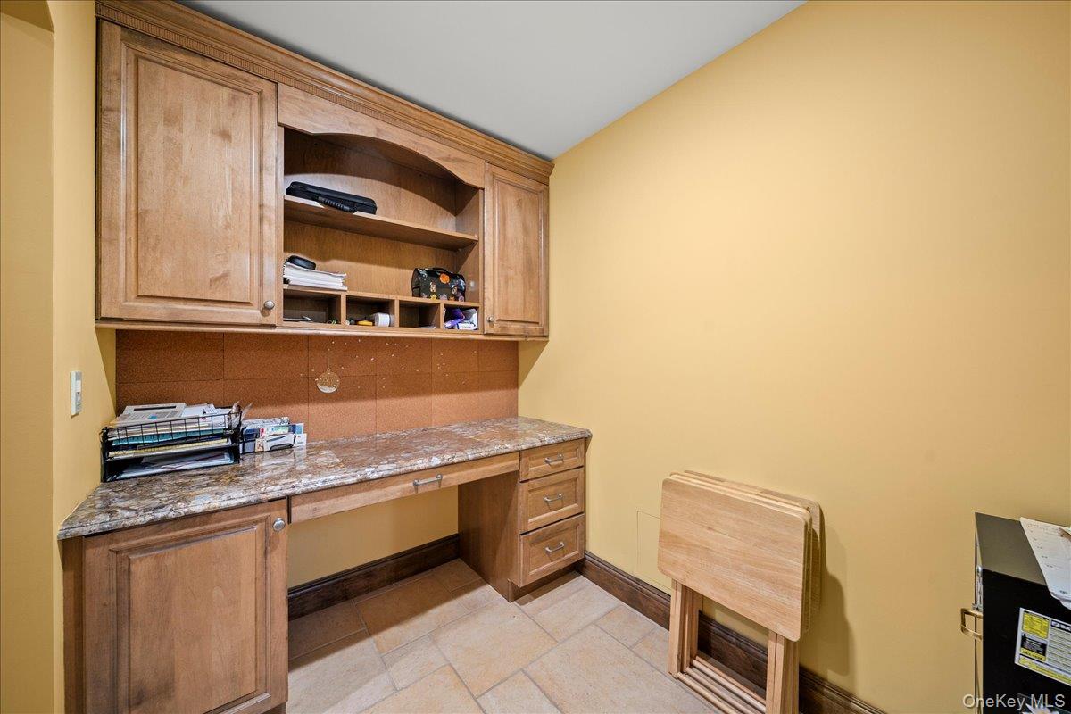 7 Kent Court, Bayport, NY 11705