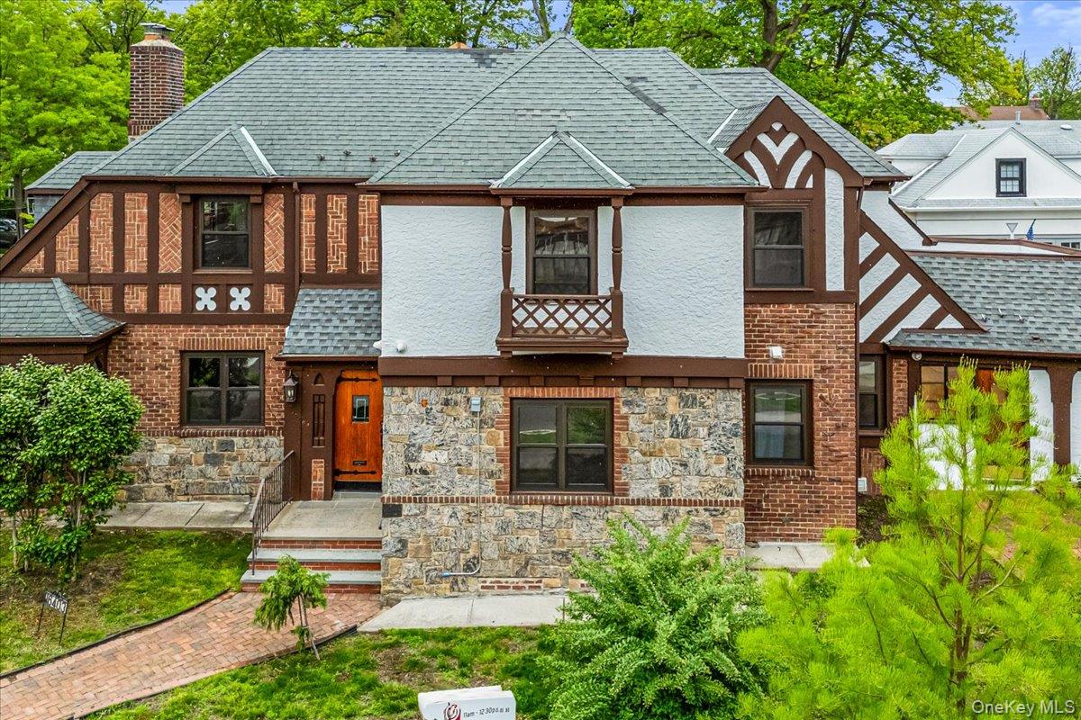 164-03 33rd Avenue, Flushing, NY 11358