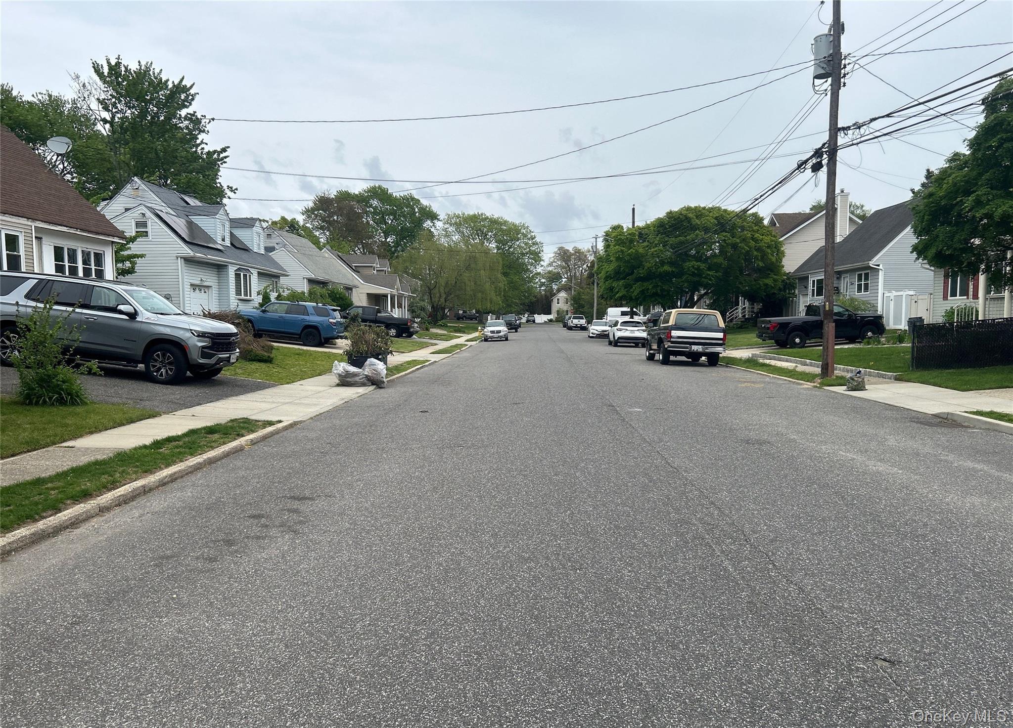 34 Karen Street, West Babylon, NY 11704