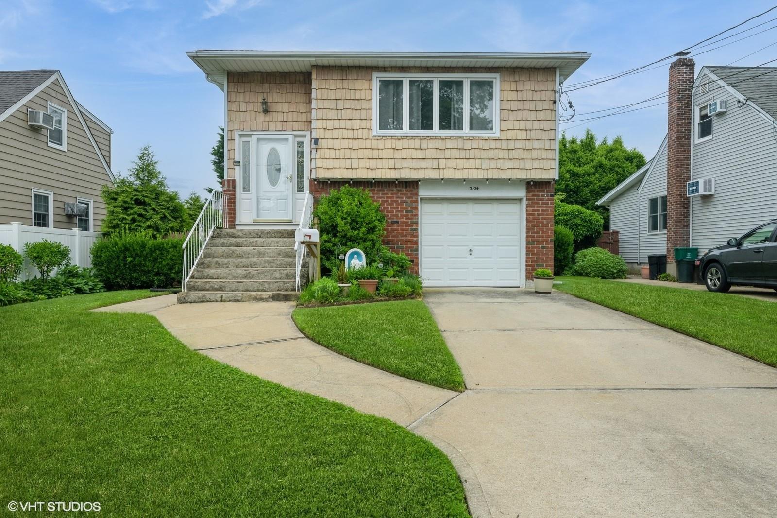 2104 Fir Street, Wantagh, NY 11793