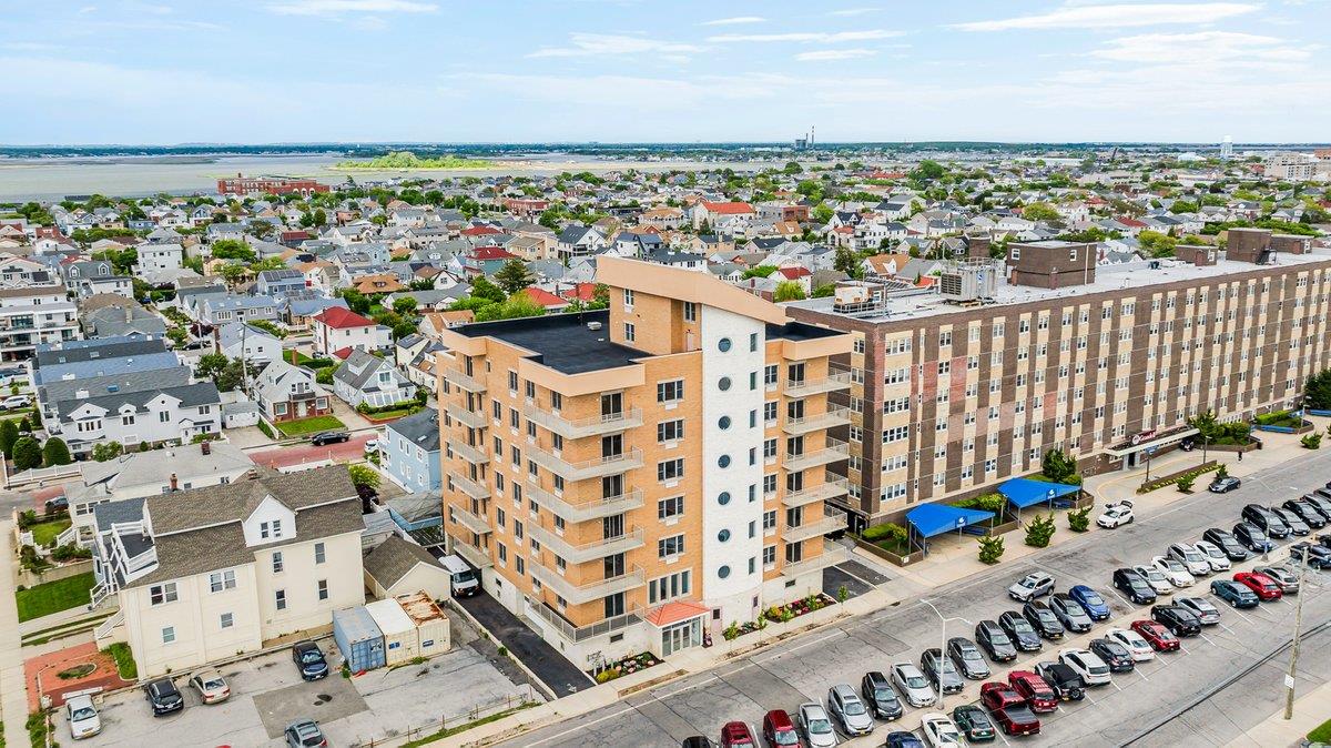 661 W Broadway # 203, Long Beach, NY 11561