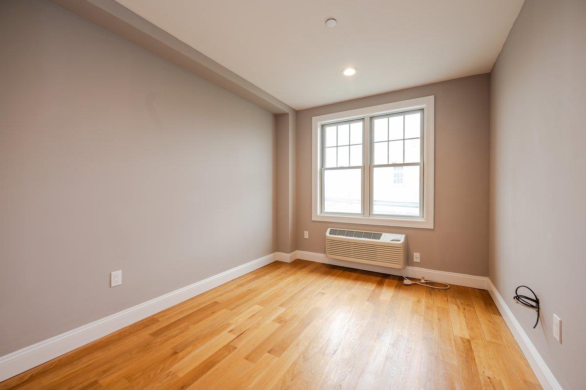 661 W Broadway # 203, Long Beach, NY 11561