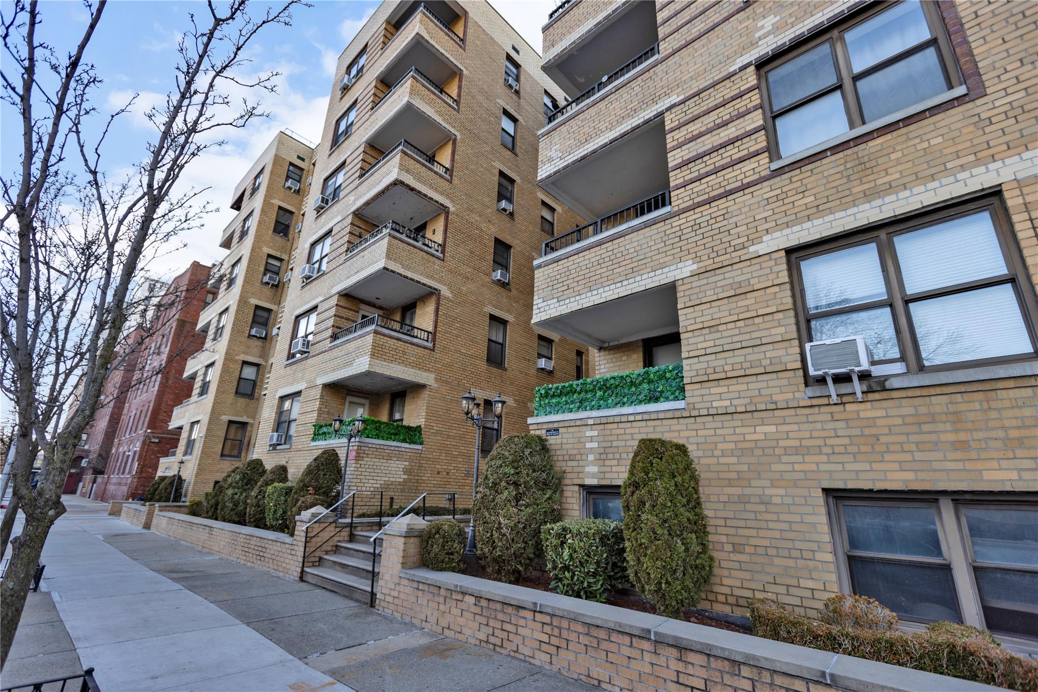 150 W End Avenue # 1J, Brooklyn, NY 11235