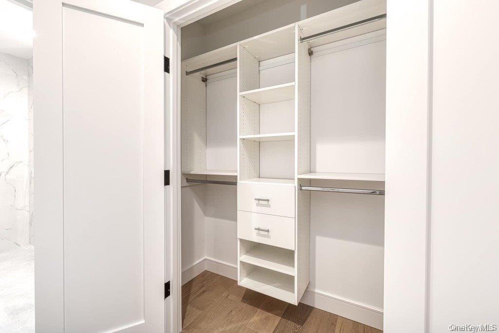 7 Ocean Watch Court, Freeport, NY 11520