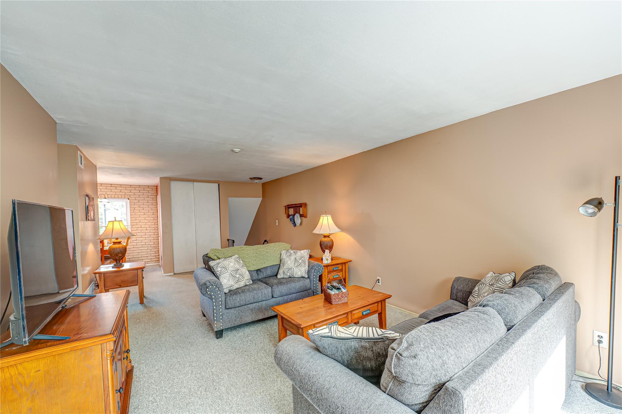 24 Monet Court # 24, Middle Island, NY 11953