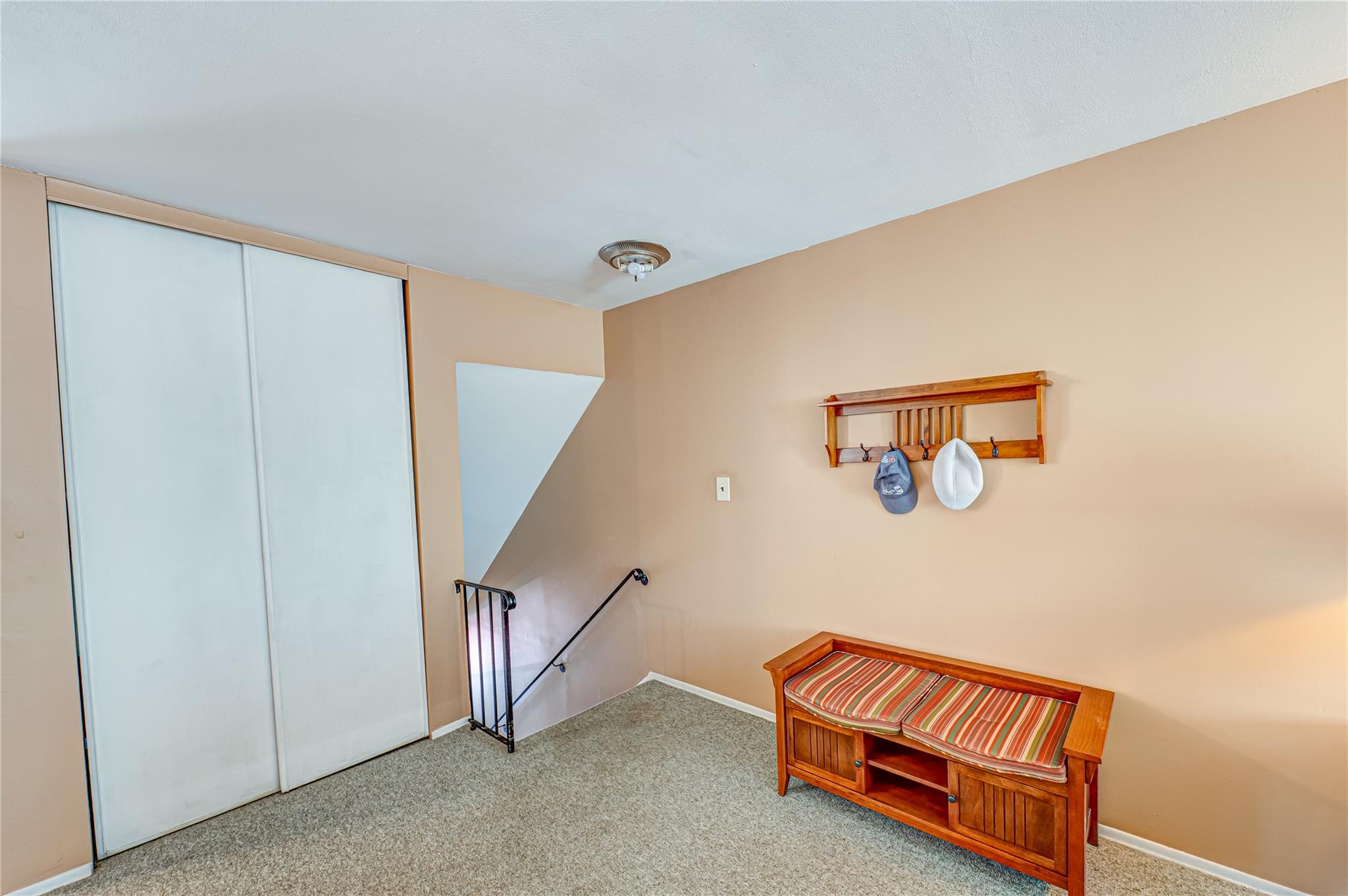 24 Monet Court # 24, Middle Island, NY 11953