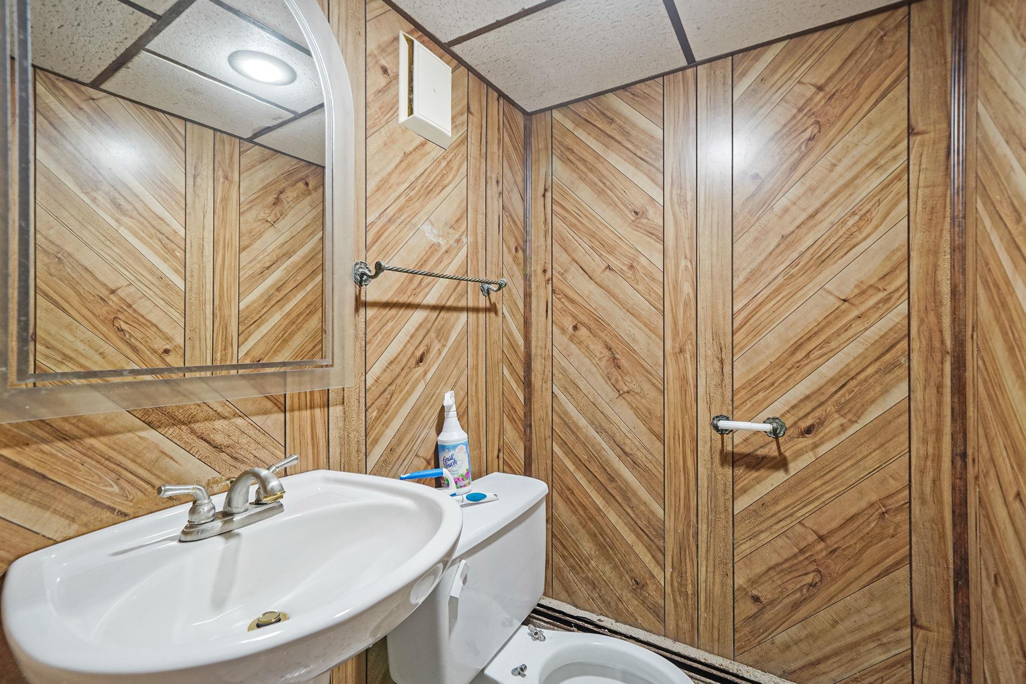 8 Adolphi Place, Ronkonkoma, NY 11779