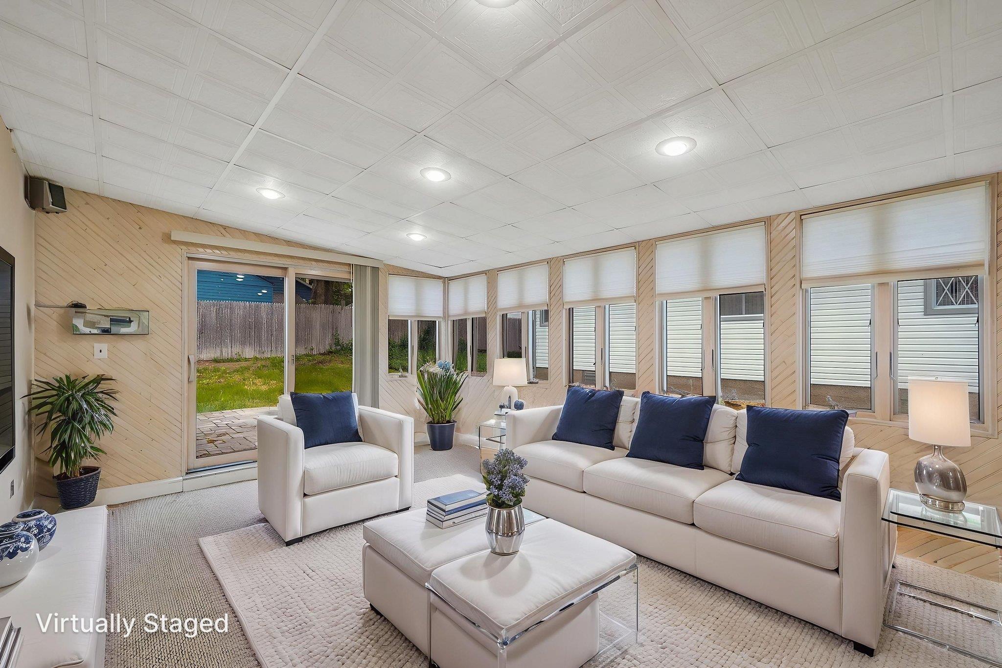 8 Adolphi Place, Ronkonkoma, NY 11779