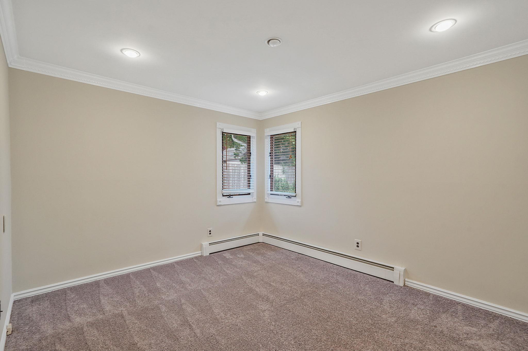 8 Adolphi Place, Ronkonkoma, NY 11779