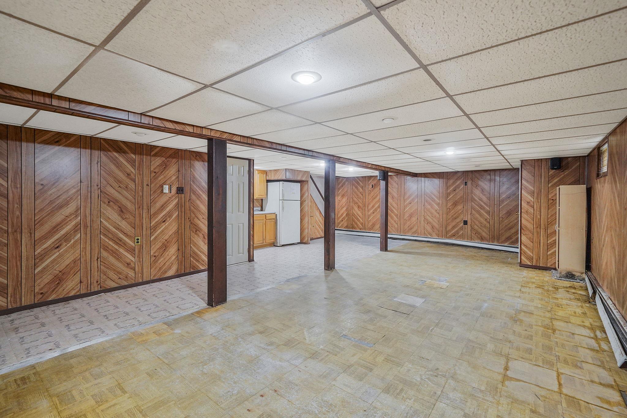 8 Adolphi Place, Ronkonkoma, NY 11779