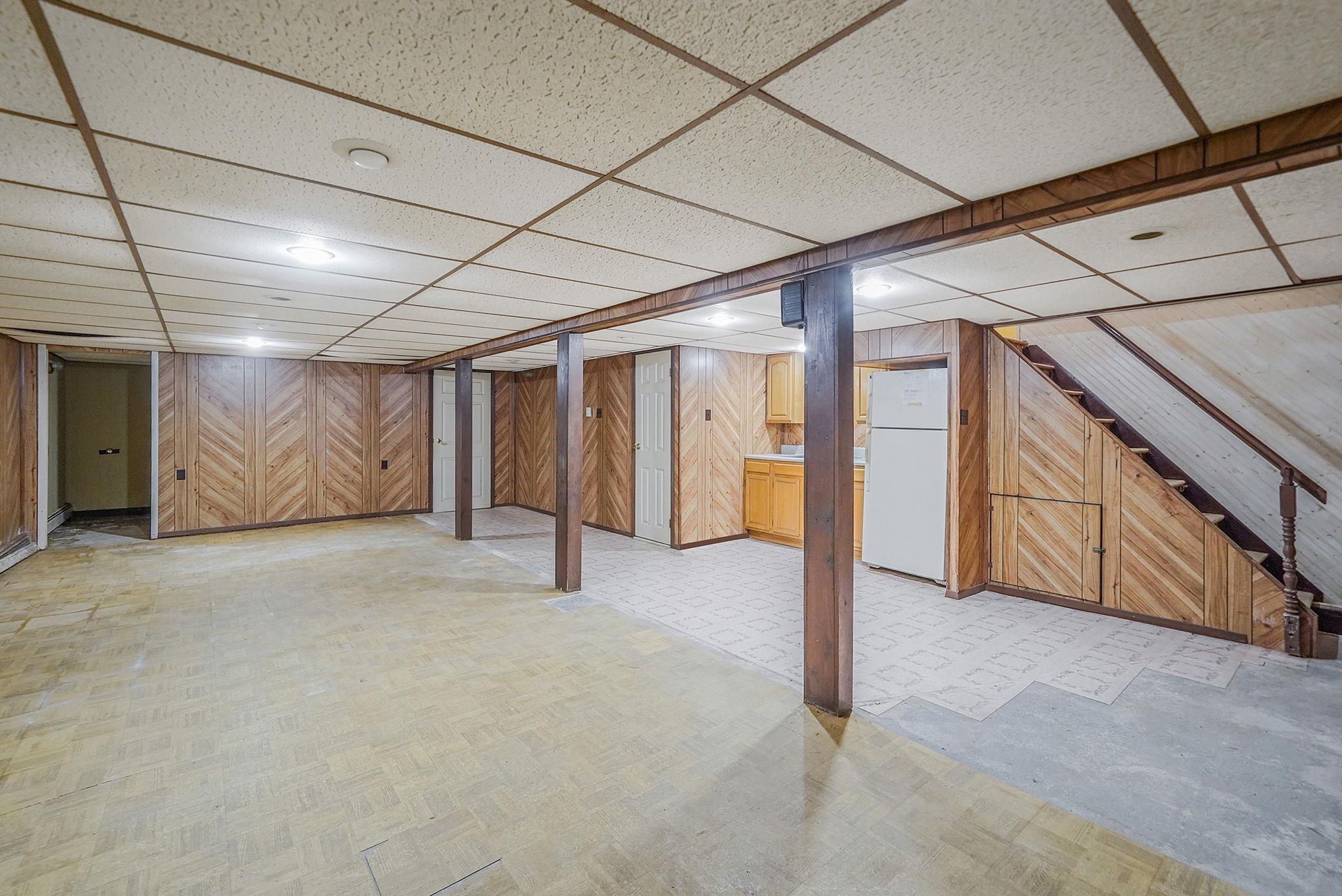 8 Adolphi Place, Ronkonkoma, NY 11779