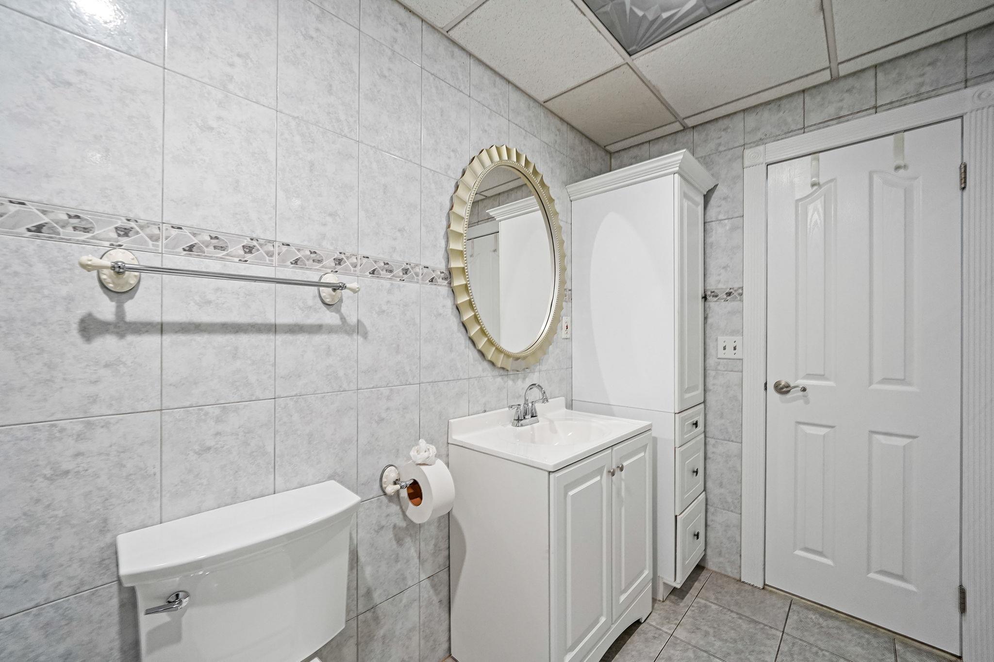 8 Adolphi Place, Ronkonkoma, NY 11779