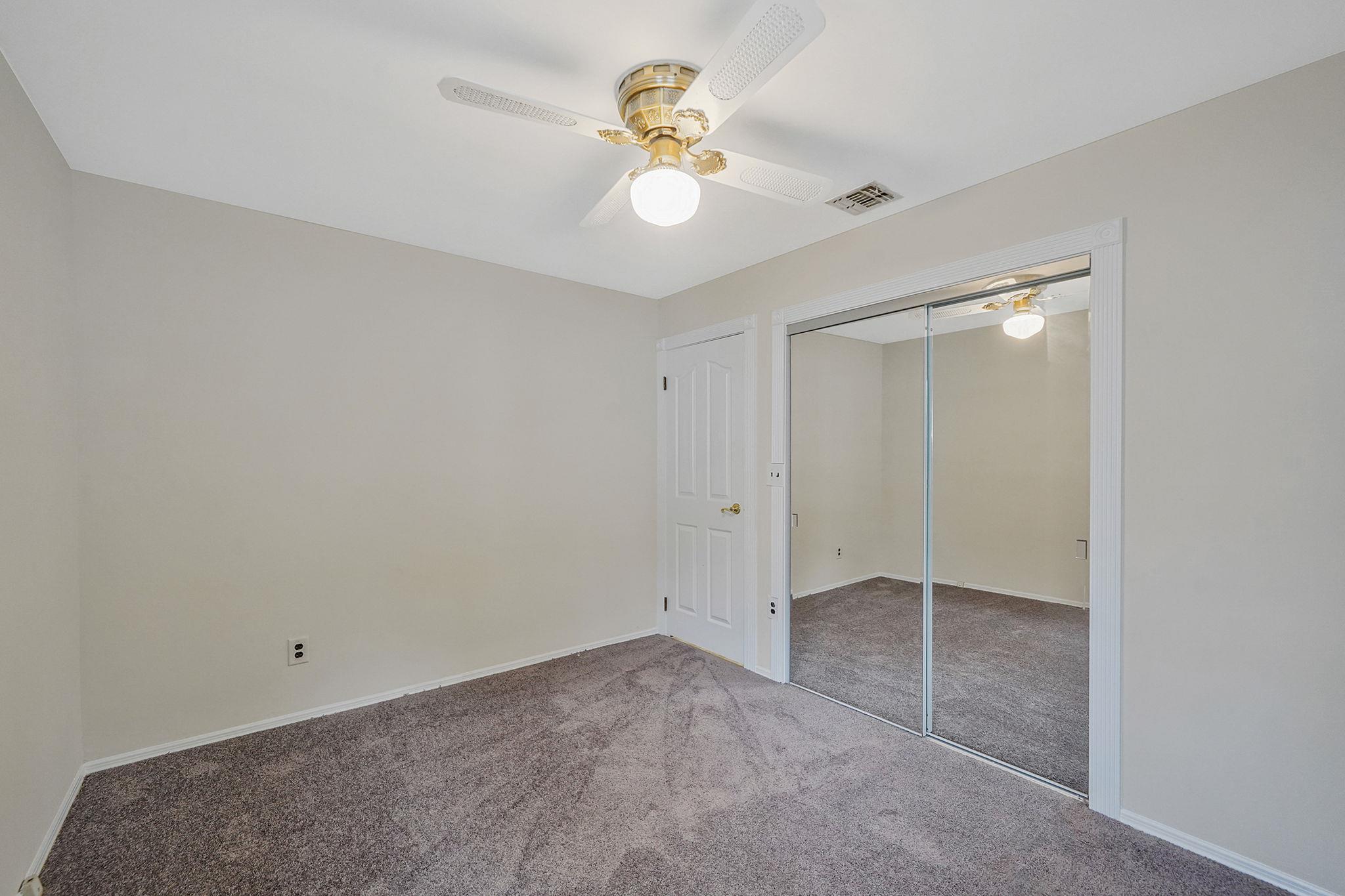 8 Adolphi Place, Ronkonkoma, NY 11779