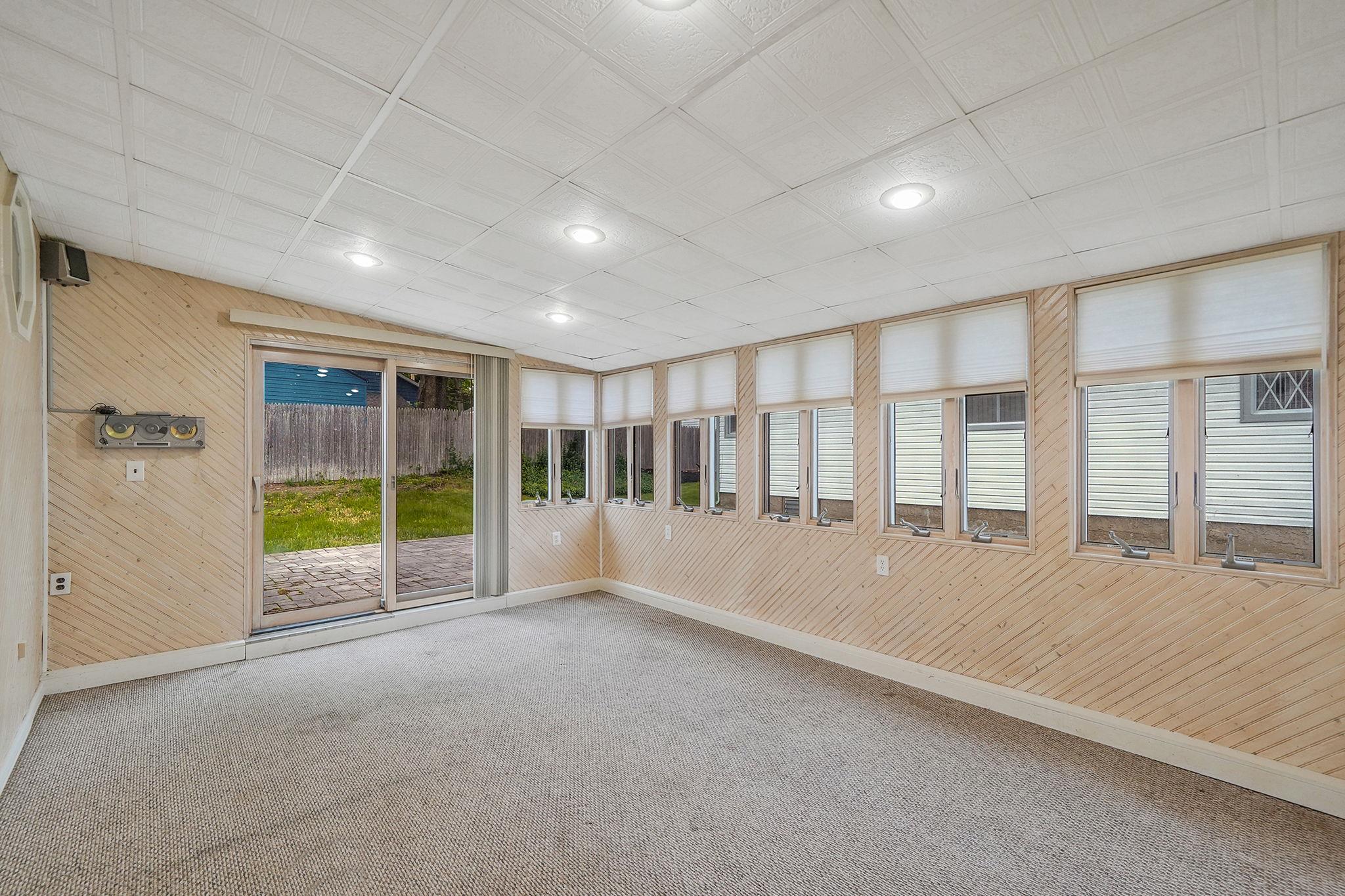 8 Adolphi Place, Ronkonkoma, NY 11779