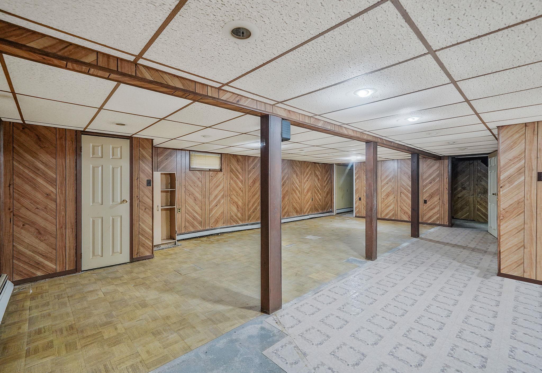 8 Adolphi Place, Ronkonkoma, NY 11779