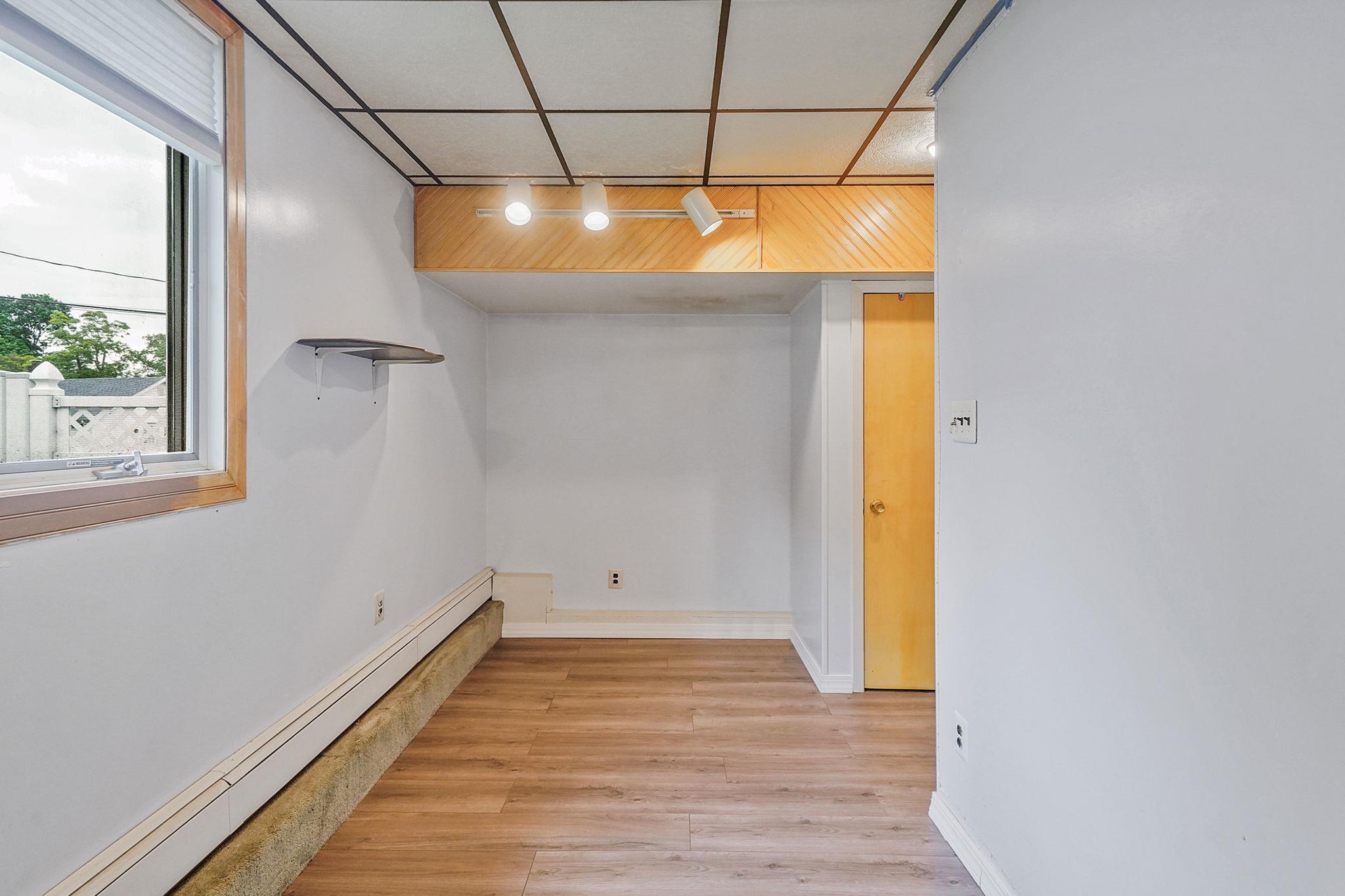 8 Adolphi Place, Ronkonkoma, NY 11779