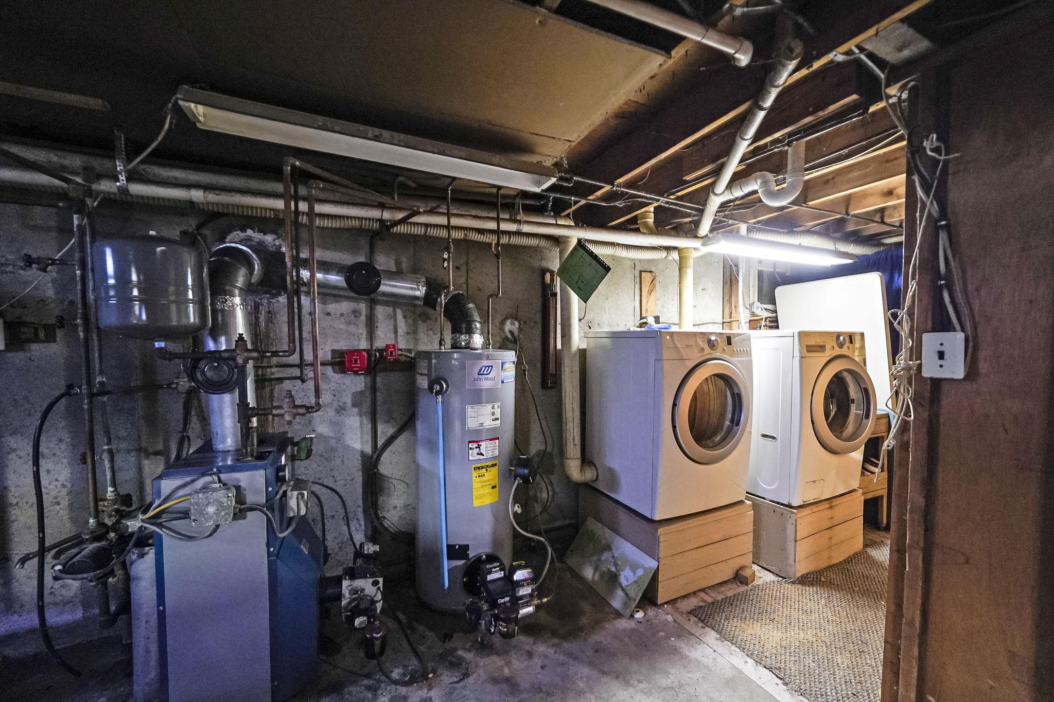 8 Adolphi Place, Ronkonkoma, NY 11779