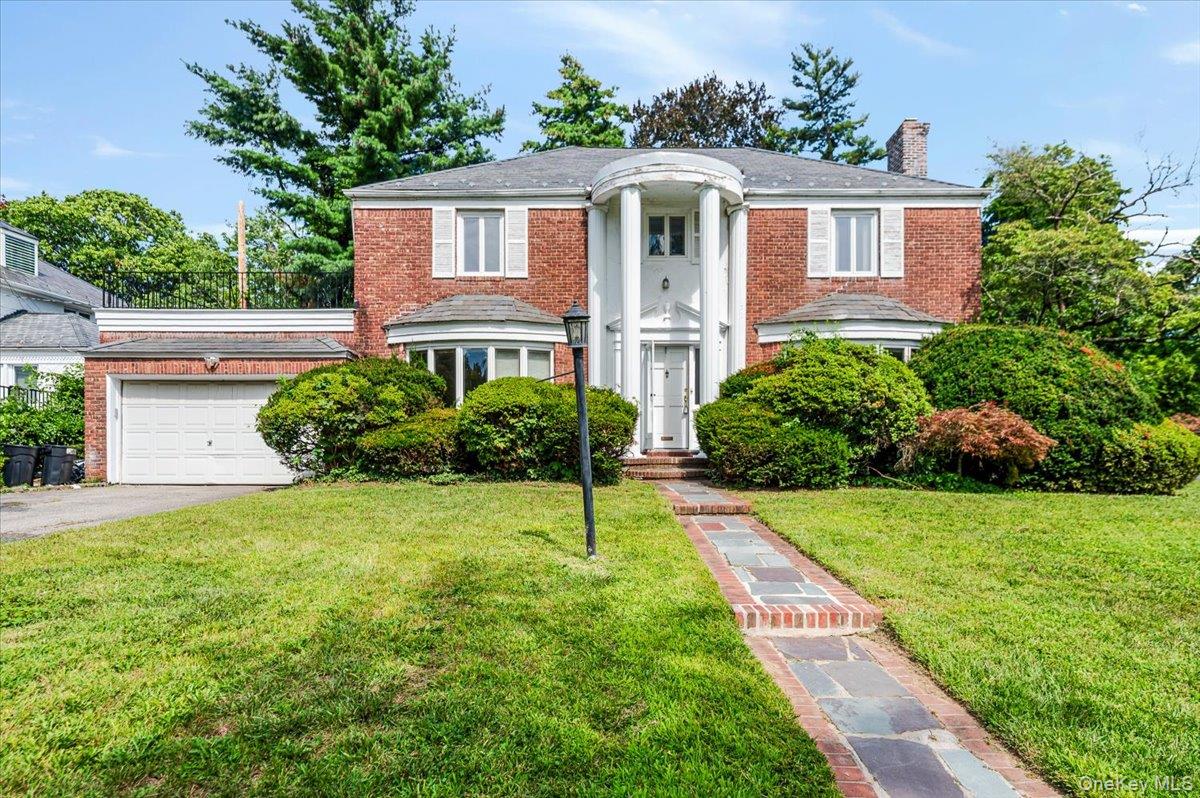 1 Parkside Drive, Great Neck, NY 11021