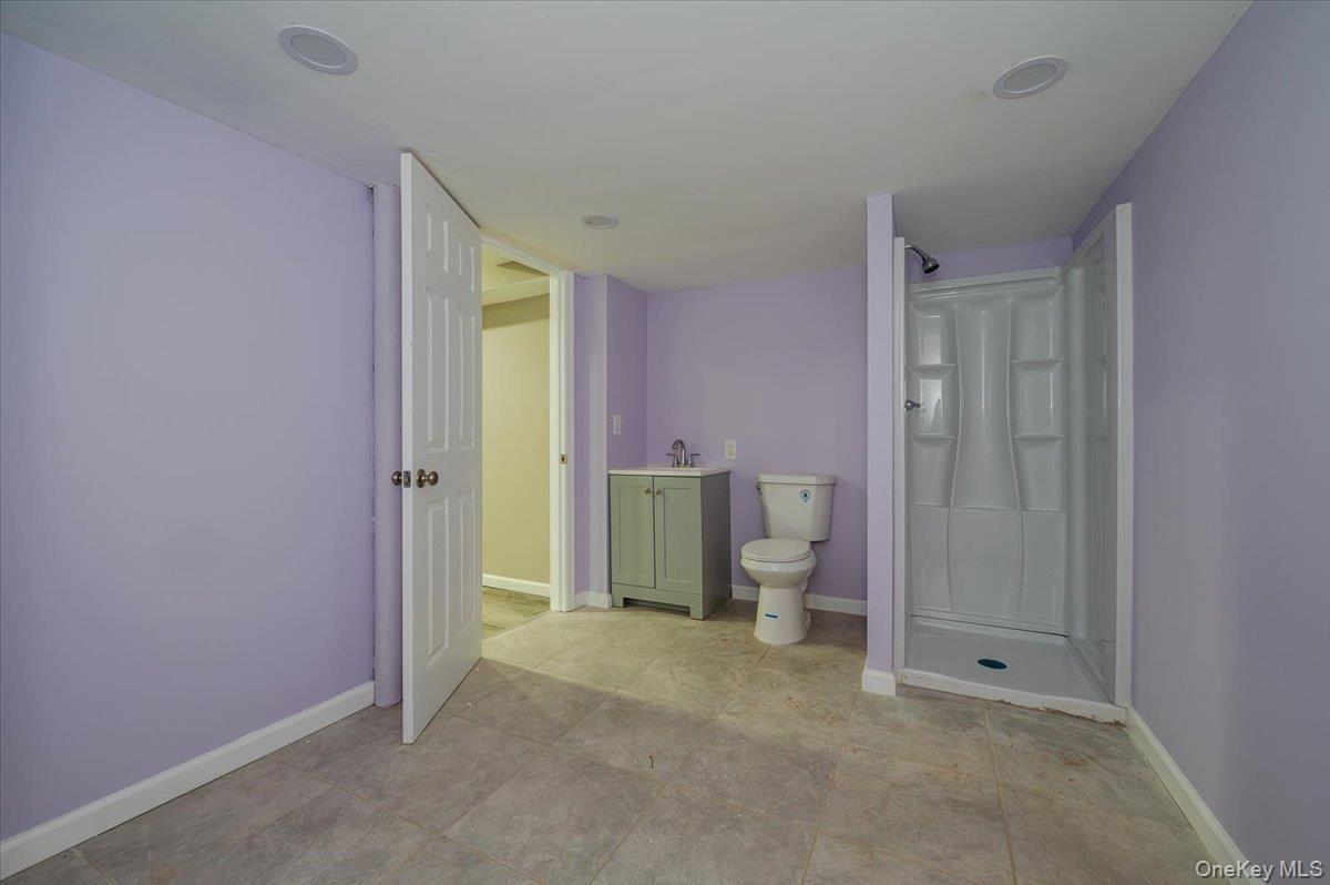 1 Parkside Drive, Great Neck, NY 11021