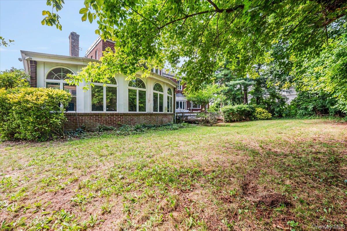 1 Parkside Drive, Great Neck, NY 11021