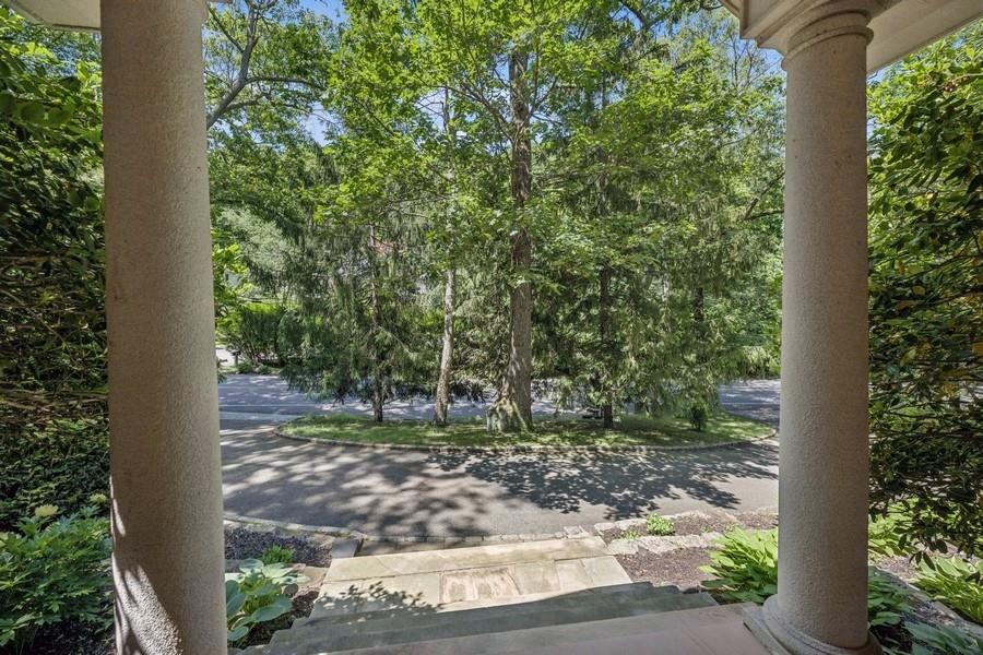 76 Stony Hollow Road, Centerport, NY 11721